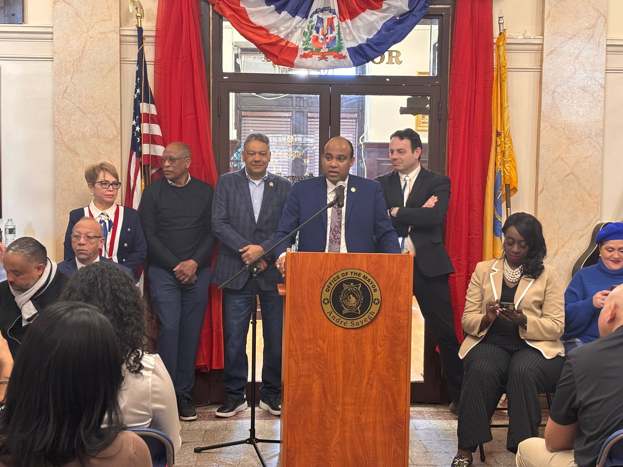 Paterson celebra con orgullo el 182 aniversario de la Independencia ...